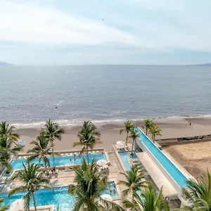 Harbor 9005 Beachfront 2bdr By Moikkarentals , Puerto Vallarta Mexico